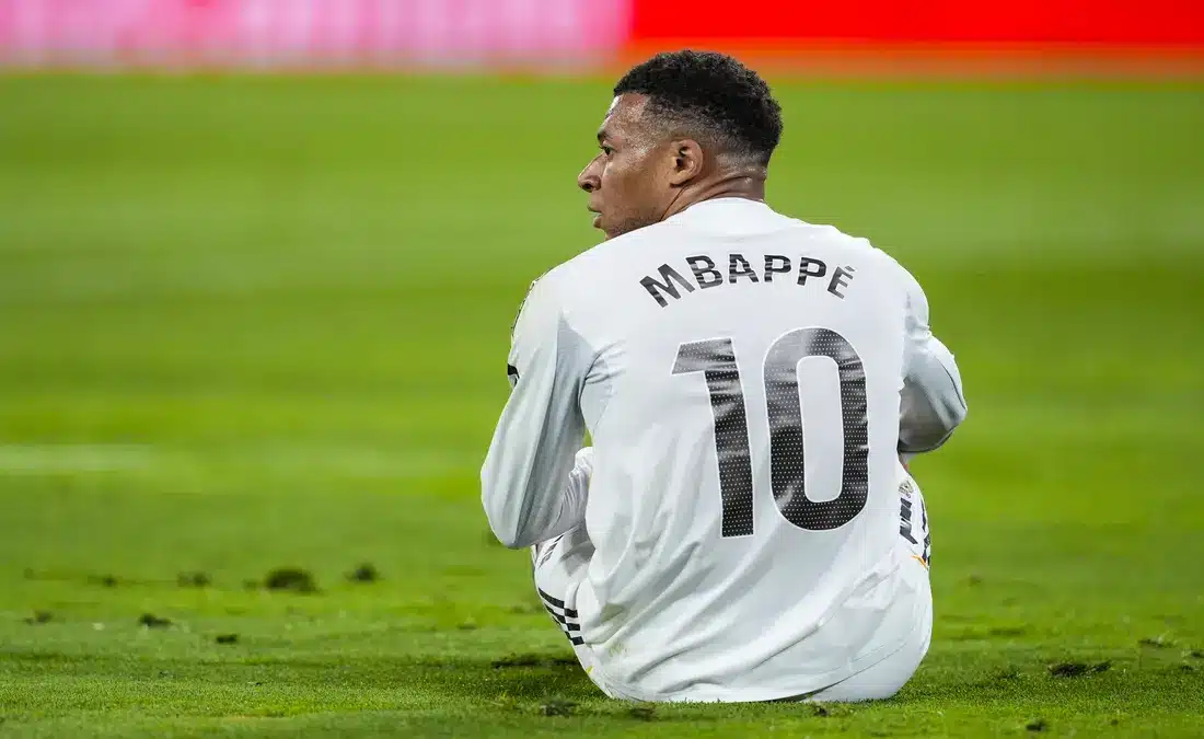 جماهير ريال مدريد تسخر من مبابي بتغيير اسم البرنابيو على