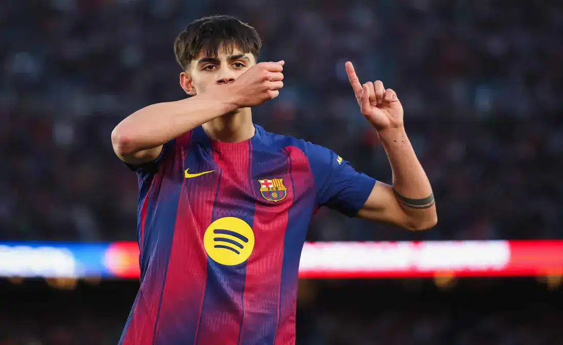 مارك بيرنال يشكر هانز فليك على دعم مسيرته مع برشلونة